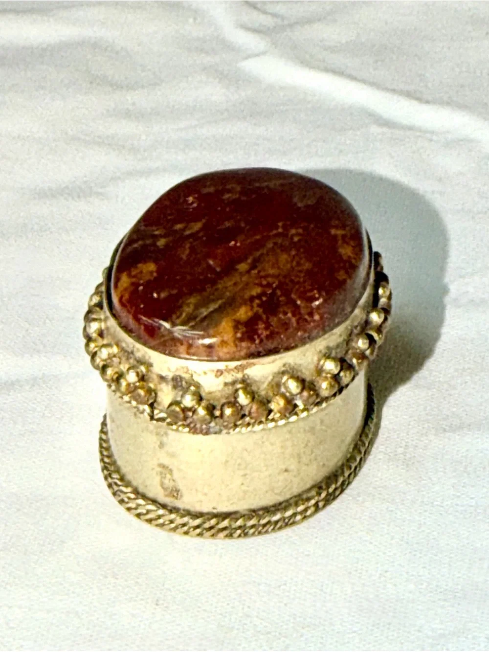 Vintage Red Agate Jasper Stone Oval Trinket Pill Box